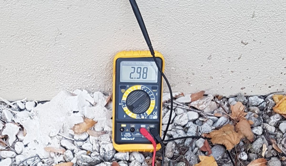 Echte Elektroosmose zur Trocknung und Sperrung feuchter, nasser Wände